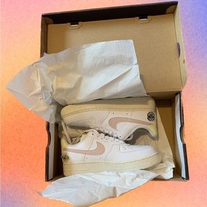 NIKE BUTTERFLY FLOWER AIR FORCE 1s